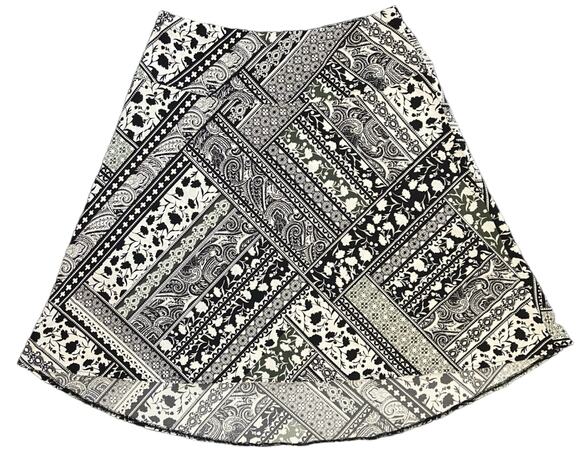 Roz & Ali Dresses & Skirts - Roz & Ali Women's Black/White/Green Paisley Print Stretchy A-Line Skirt | Size L